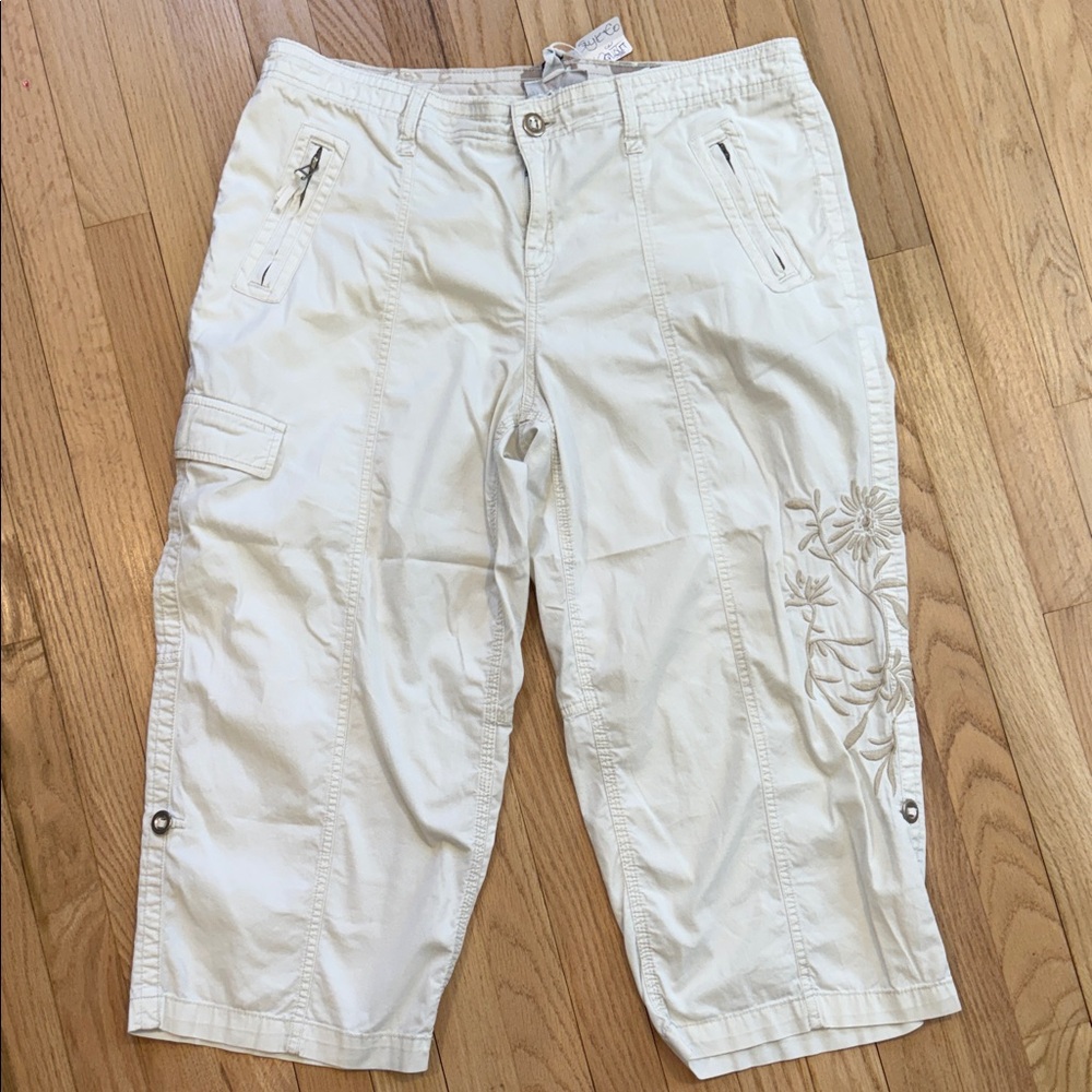 Style & Co Women’s Cream Cargo Capris Multi-Pocket Utility adjustable length